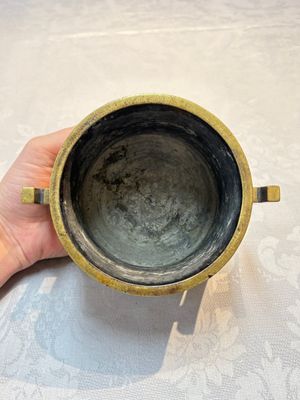 A Chinese bronze censer with 'Ji' handles, Xuande mark, 17/18th C. — foto 5