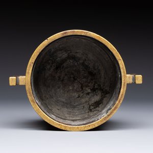 A Chinese bronze censer with 'Ji' handles, Xuande mark, 17/18th C. — foto 6