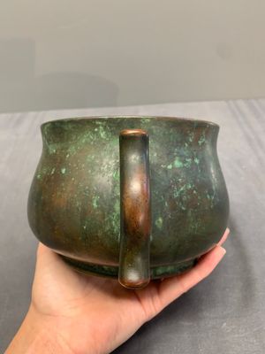 A Chinese bronze censer with 'ji 戟' handles, Zhi Xuan 致軒 mark, 17/18th C. — photo 6