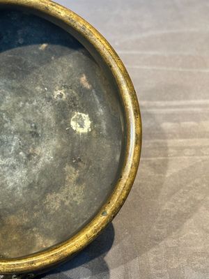 A Chinese bronze censer with lion handles, Xuande mark, 17/18th C. — foto 6