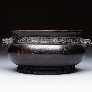 A Chinese bronze censer with 'tianji' handles and kuilong design, Xuande mark, 18/19th C. — 照片 2