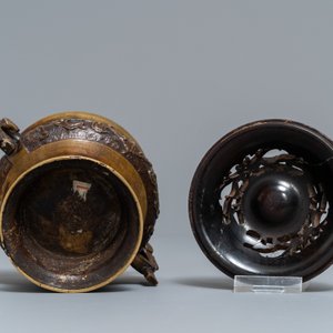 A Chinese bronze censer with wooden cover, Xuande mark, 19th C. — 照片 7