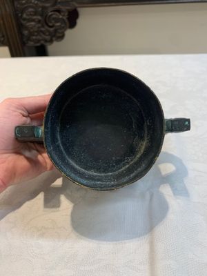 A Chinese bronze censer with Xuande mark and an archaistic vessel, 18/19th C. — photo 16
