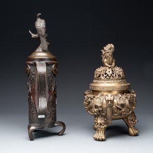 A Chinese bronze covered censer, a seal and a Japanese bronze covered censer, Xuande mark, 20th C. — 照片 3