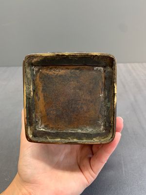 A Chinese bronze covered censer and a tripod censer, Ming/Qing — photo 8