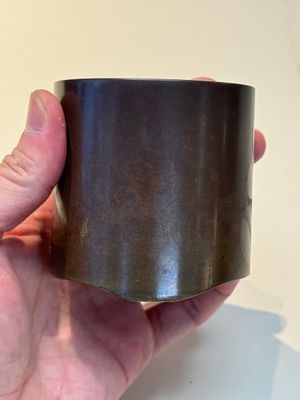 A Chinese bronze cylindric tripod censer, Guiyou 癸酉 mark, 17/18th C. — photo 5