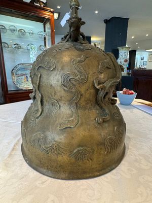 A Chinese bronze 'dragon' bell, 19th C. — photo 20