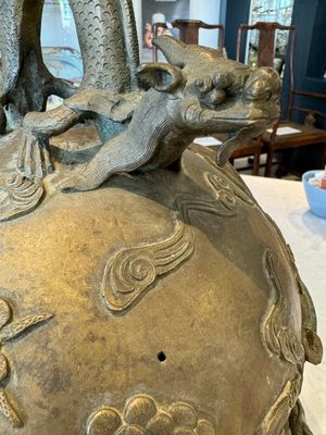 A Chinese bronze 'dragon' bell, 19th C. — photo 6