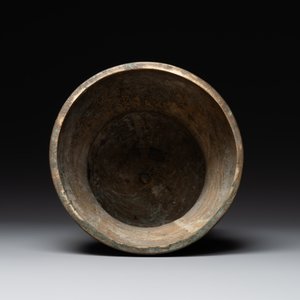 A Chinese bronze 'dragon' bell, 19th C. — photo 6