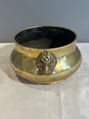 A Chinese bronze elephant-head-handled censer, Xuande mark, Kangxi/Qianlong — photo 2