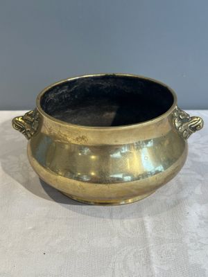 A Chinese bronze elephant-head-handled censer, Xuande mark, Kangxi/Qianlong — photo 3