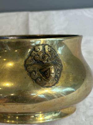 A Chinese bronze elephant-head-handled censer, Xuande mark, Kangxi/Qianlong — photo 7