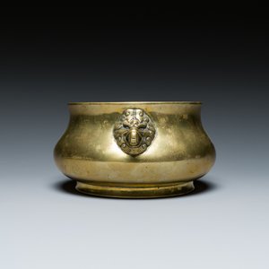 A Chinese bronze elephant-head-handled censer, Xuande mark, Kangxi/Qianlong — photo 3