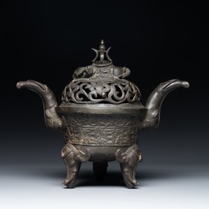 A Chinese bronze 'elephant' tripod censer and cover, Ming — photo 2