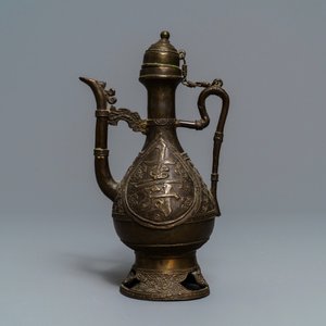 A Chinese bronze ewer for the Islamic market, 17/18th C. — photo 2