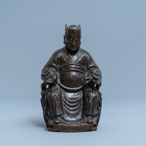 A Chinese bronze figure of a dignitary, 17/18th C. — 照片 2