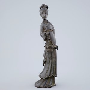 A Chinese bronze figure of a lady with a flower basket, 18/19th C. — photo 2