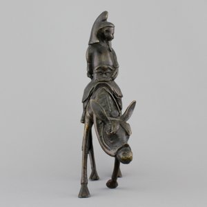 A Chinese bronze figure of a sage on a donkey, 18/19th C — foto 3