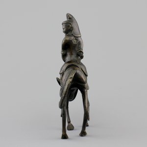 A Chinese bronze figure of a sage on a donkey, 18/19th C — foto 5