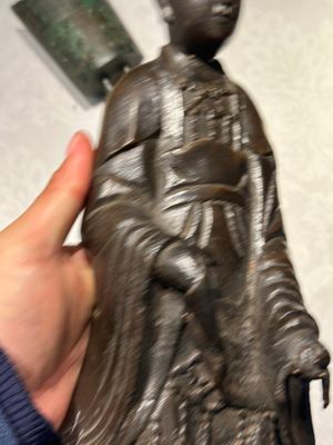 A Chinese bronze figure of a standing Guanyin, Ming — 照片 7