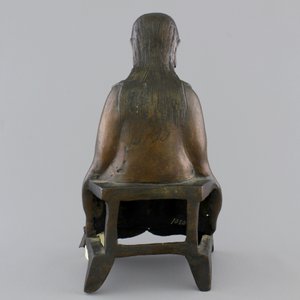 A Chinese bronze figure of an emperor on a throne, 18/19th C. — 照片 3