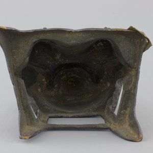 A Chinese bronze figure of an emperor on a throne, 18/19th C. — 照片 6