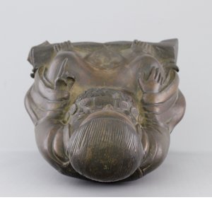A Chinese bronze figure of an emperor on a throne, 18/19th C. — 照片 7