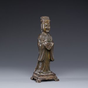 A Chinese bronze figure of an official, Ming — photo 1