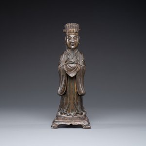 A Chinese bronze figure of an official, Ming — photo 2