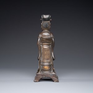 A Chinese bronze figure of an official, Ming — photo 3