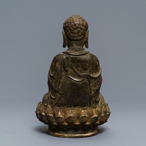 A Chinese bronze figure of Buddha on a lotus throne, Ming — photo 3