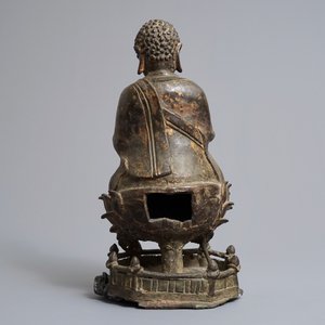 A Chinese bronze figure of Buddha Shakyamuni on lotus throne, Ming — photo 3