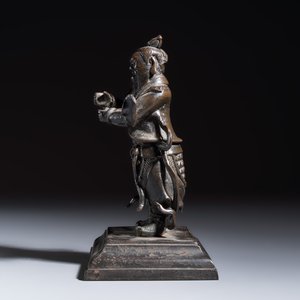 A Chinese bronze figure of Zhenwu — photo 3