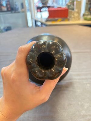 A Chinese bronze garlic-head 'hu' wine vessel, Han — foto 5