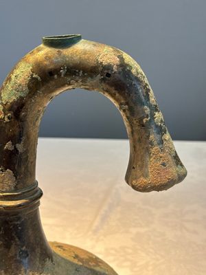 A Chinese bronze 'Garlic Head' wine vessel, 'Hu 壺', Western Han — photo 8