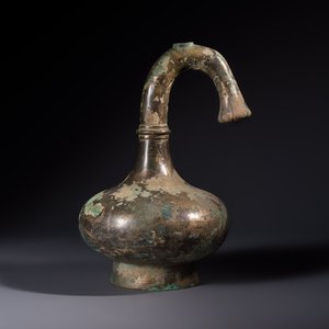 A Chinese bronze 'Garlic Head' wine vessel, 'Hu 壺', Western Han — photo 1