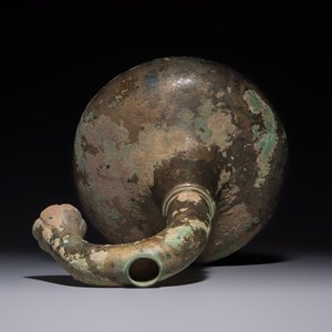 A Chinese bronze 'Garlic Head' wine vessel, 'Hu 壺', Western Han — photo 5