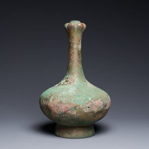 A Chinese bronze garlic-mouth vase, Han — photo 1