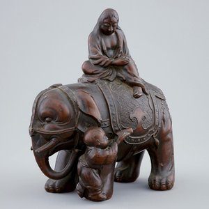 A Chinese bronze group of Guanyin on an elephant, Qing — 照片 1