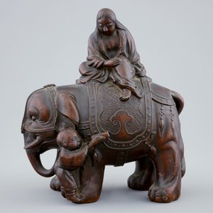 A Chinese bronze group of Guanyin on an elephant, Qing — 照片 2
