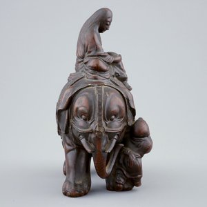 A Chinese bronze group of Guanyin on an elephant, Qing — 照片 3