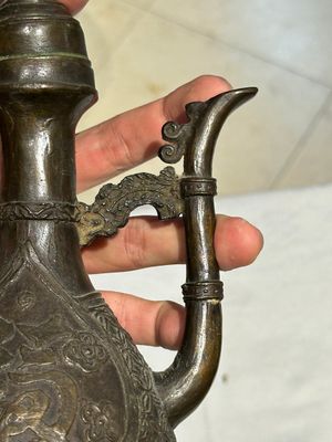 A Chinese bronze 'gu' vase and a bronze covered ewer for the Islamic market, Ming — 照片 12