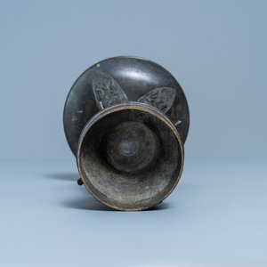 A Chinese bronze 'gu' vase, Ming — photo 6