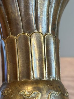 A Chinese bronze 'gu' vase with chilong, Xuande mark, late Ming/early Qing — photo 12