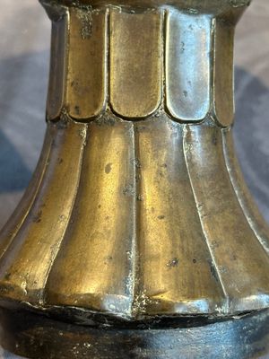A Chinese bronze 'gu' vase with chilong, Xuande mark, late Ming/early Qing — photo 14