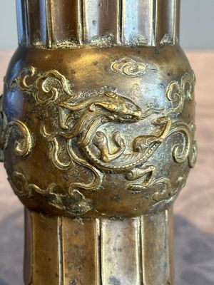 A Chinese bronze 'gu' vase with chilong, Xuande mark, late Ming/early Qing — photo 6