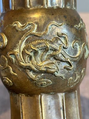 A Chinese bronze 'gu' vase with chilong, Xuande mark, late Ming/early Qing — photo 10