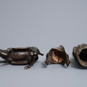 A Chinese bronze Guanyin and a group with a scholar riding a donkey, Ming and later — 照片 6