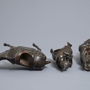 A Chinese bronze Guanyin and a group with a scholar riding a donkey, Ming and later — 照片 7