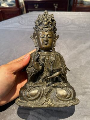 A Chinese bronze Guanyin, Ming and a Tibetan polychrome plaster relief, 19th C. — foto 14